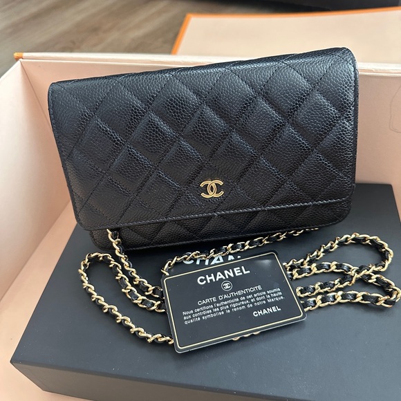 Chanel Black Quilted Leather Bag - Picture 4 of 15
